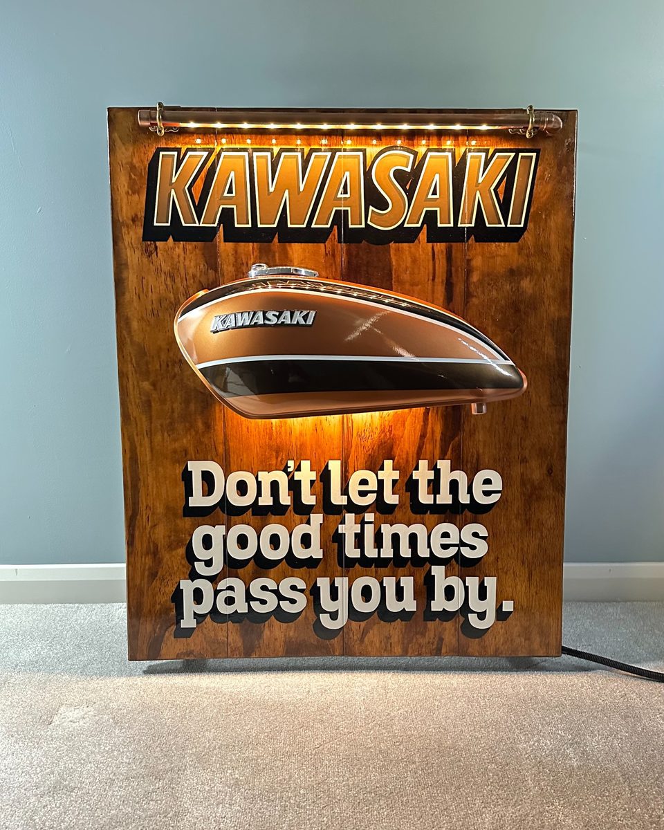 Kawasaki Tank Art II — front display, illuminated